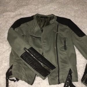 ***NEW Without Tags*** Forever 21 Jacket